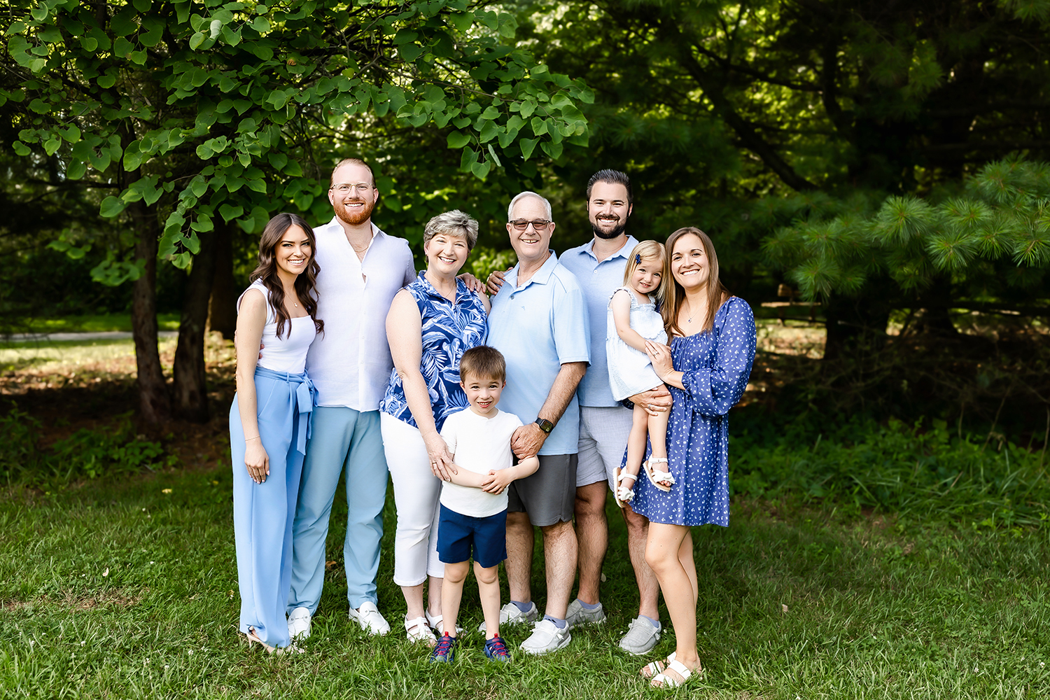 Extended family group photo taken by Danielle Ashley Photography in Cleveland, Ohio
