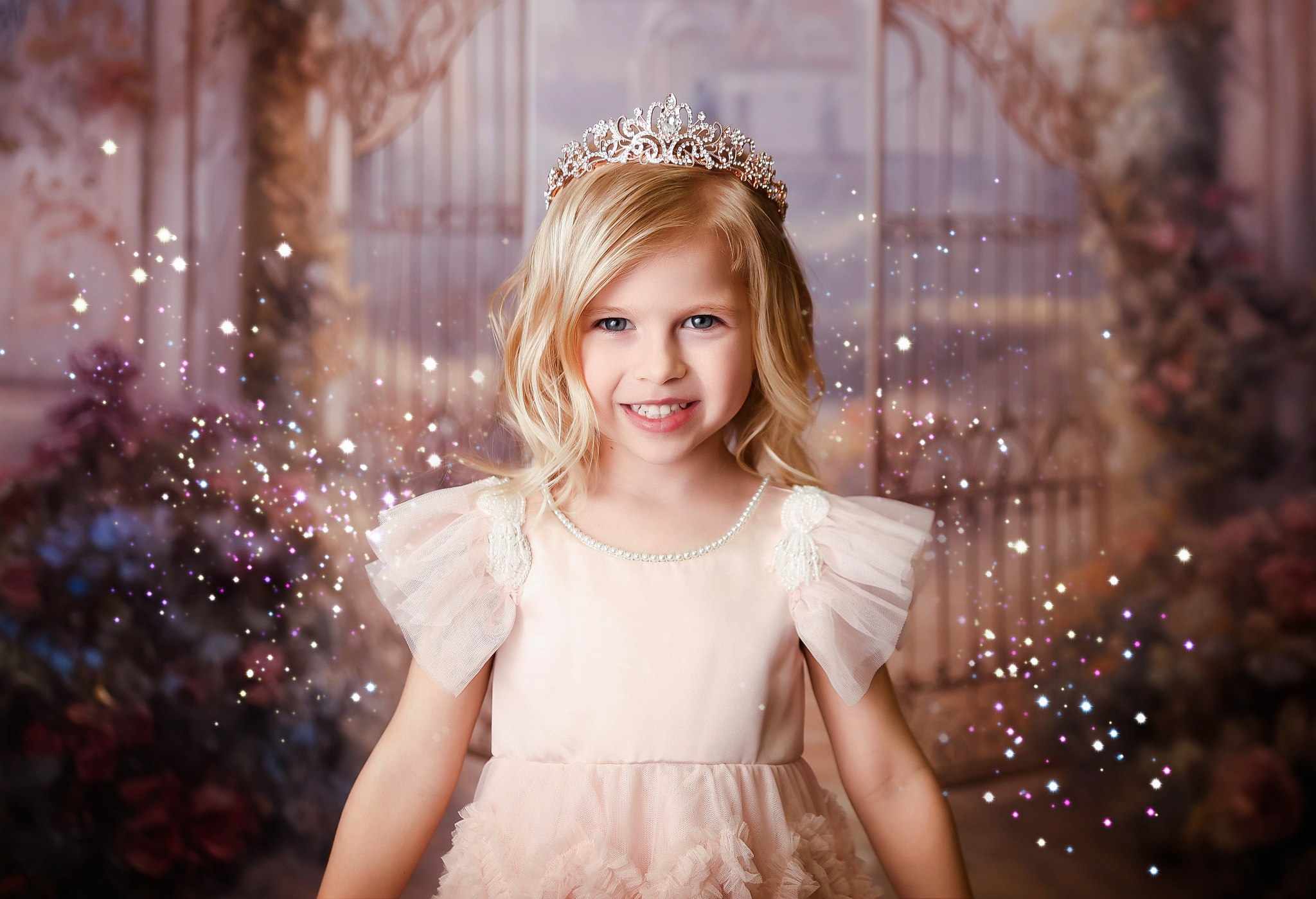 girl dressed up as a princess at a princess mini session with danielle ashley photography for her christmas gift