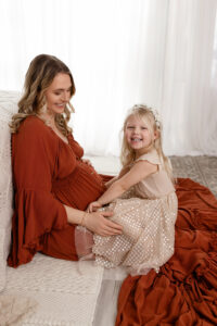 Cleveland maternity photographer capturing motherhood and connection with daughter